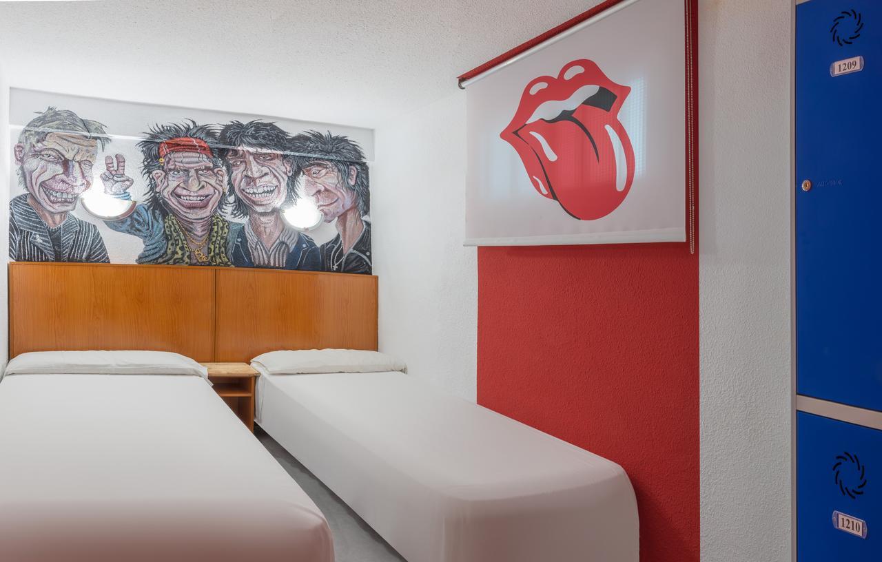 Hostal Bc *