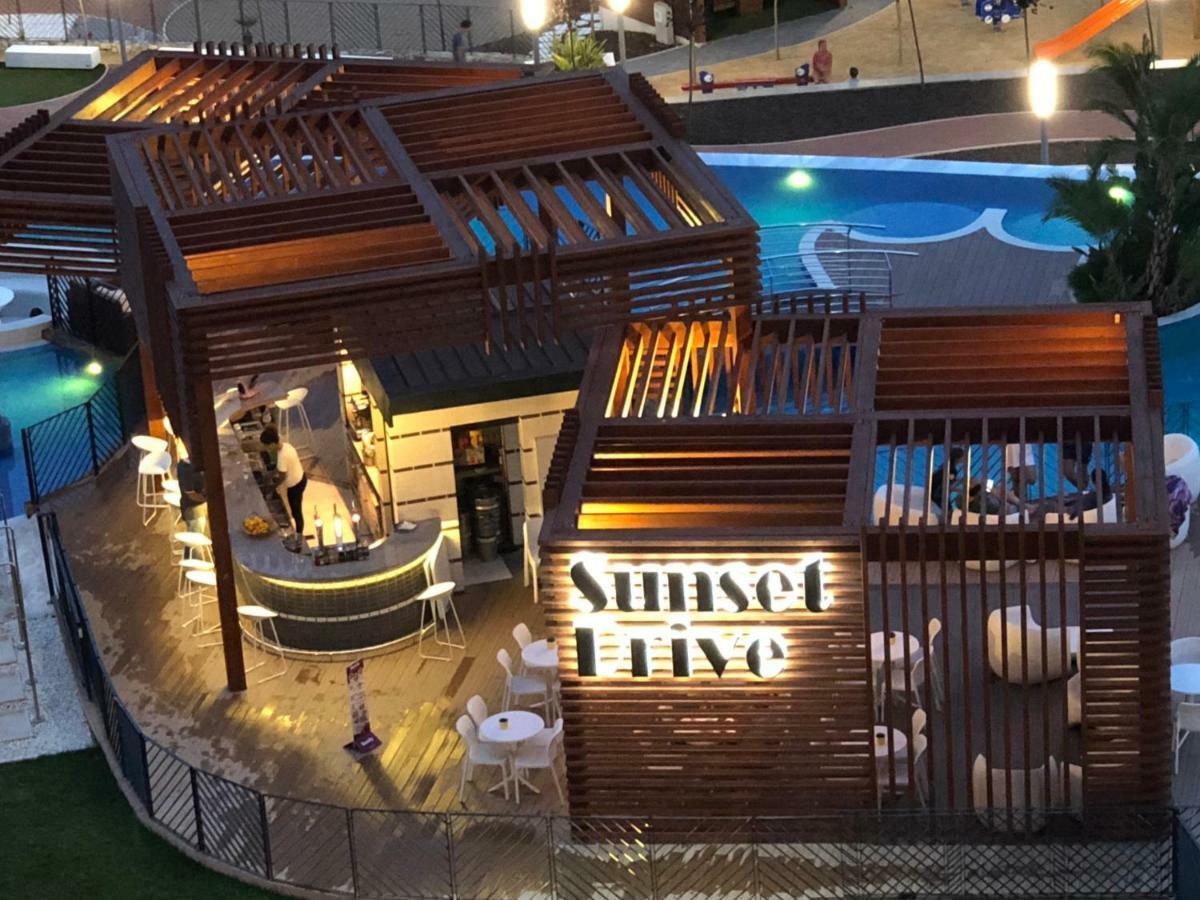 Sunset Drive Deluxe Apartamento *